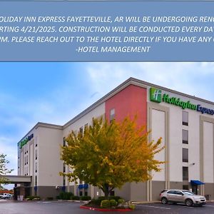 Holiday Inn Express & Suites Fayetteville University Of Arkansas Area By Ihg
